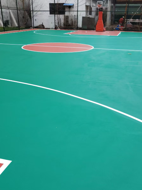 泌阳 球场长期使用易出现地面开裂
